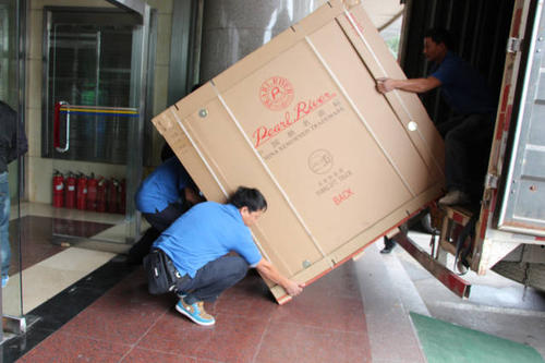 松滋钢琴贵重工艺品无忧运